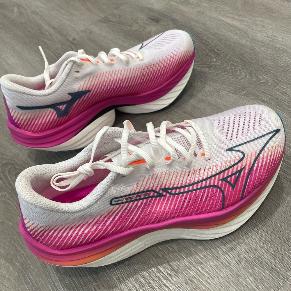 Mizuno Wave Rebellion Pro